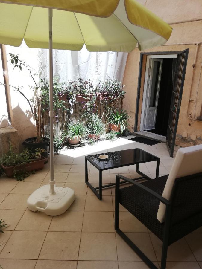 Apartments Campo De Fiori Рим Экстерьер фото