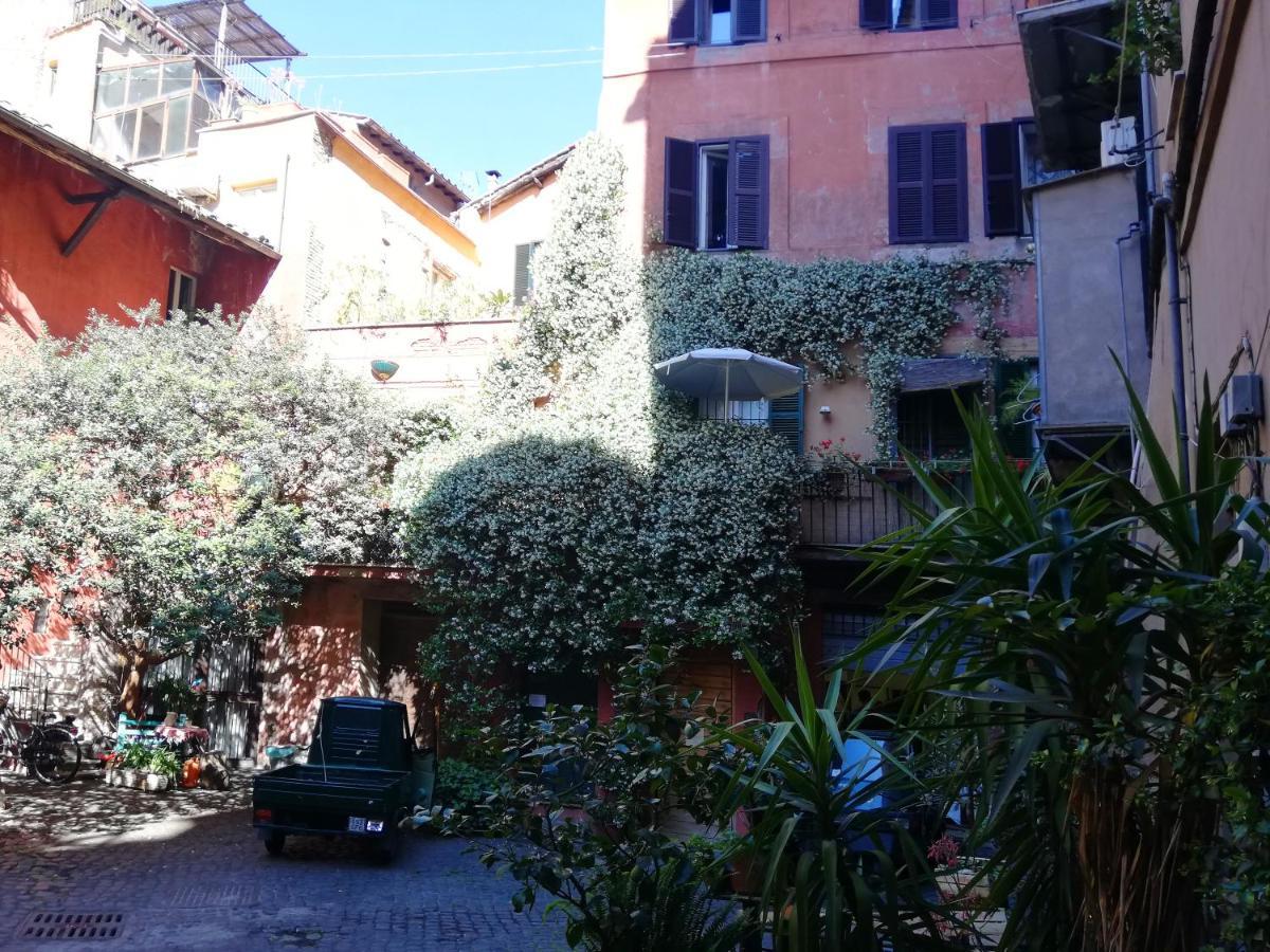 Apartments Campo De Fiori Рим Экстерьер фото